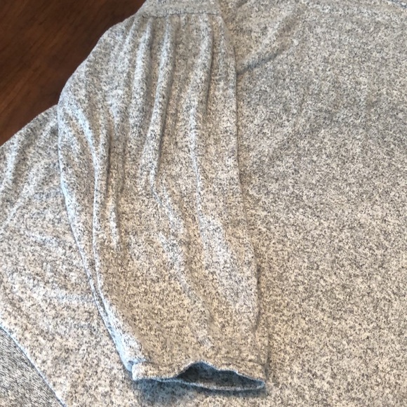 Very soft grey blouse - Picture 3 of 3